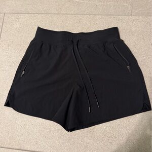 Lululemon license to train black short